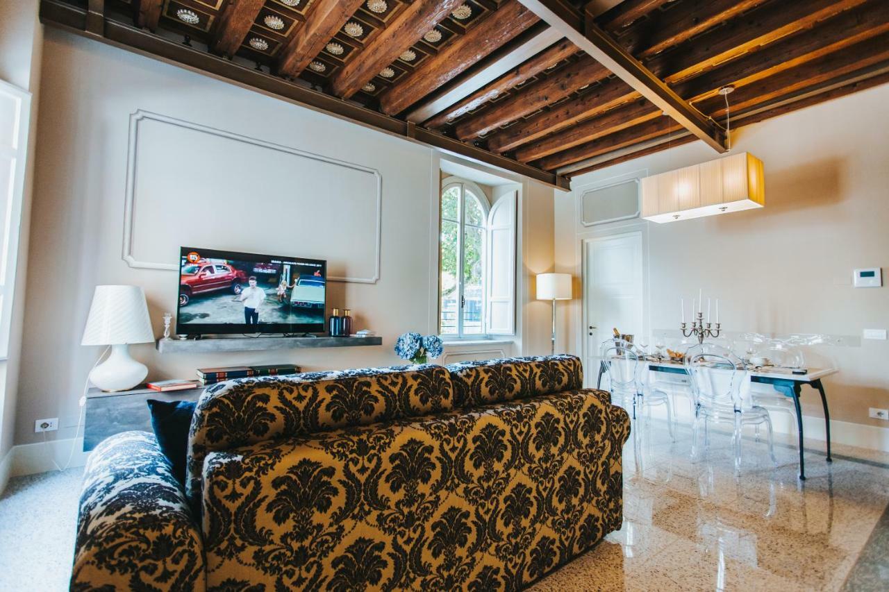 Noble Floor - Luxury Apartment Лукка Экстерьер фото